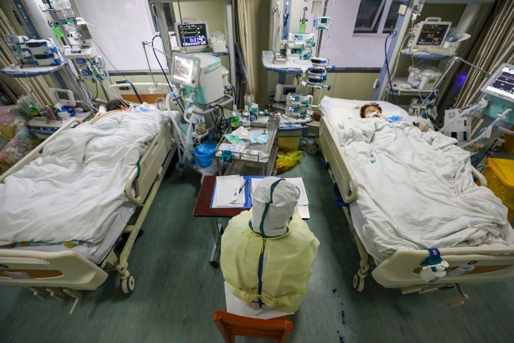 Cientistas preveem uma em cada 20 pessoas com coronavírus em Wuhan nas próximas semanas