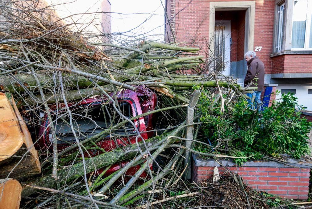 Pelo menos cinco mortos devido à passagem da tempestade Ciara que atinge Europa