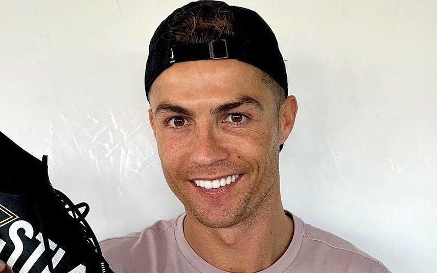 Pijama ou fato de treino? Cristiano Ronaldo usa look de 2 mil euros em casa