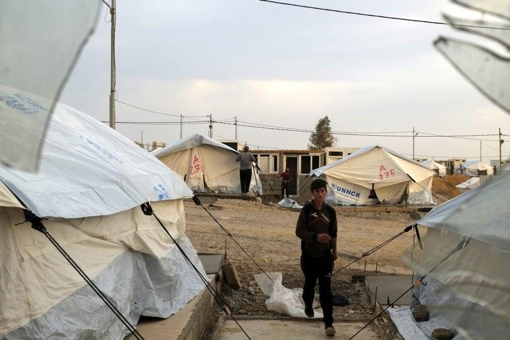 Pelo menos 30 crianças mortas pelo frio e más condições de vida em campos de deslocados na Síria