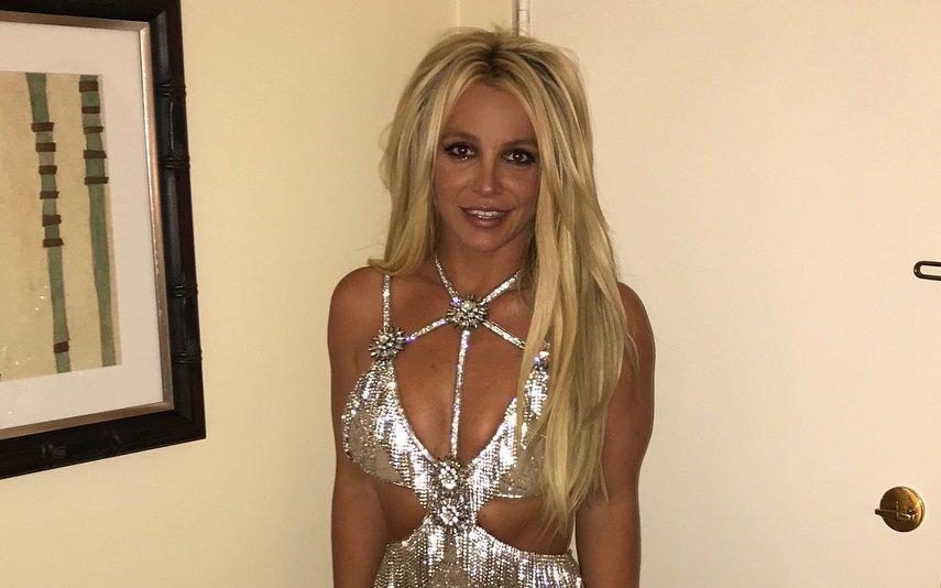 Britney Spears Mostra vídeo do momento em que parte o pé