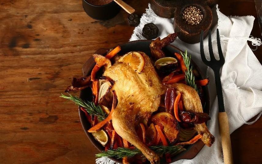 Frango com laranja e batata-doce Receita no forno