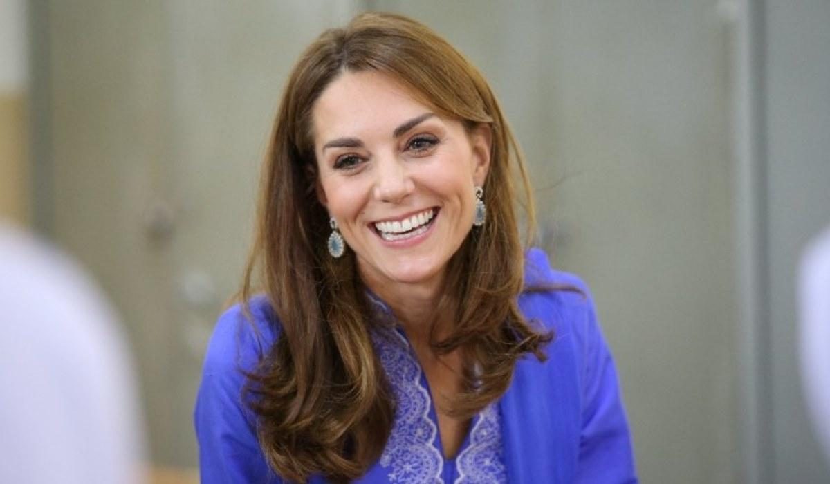 Kate Middleton usa sapatos de 29.99 euros em visita oficial
