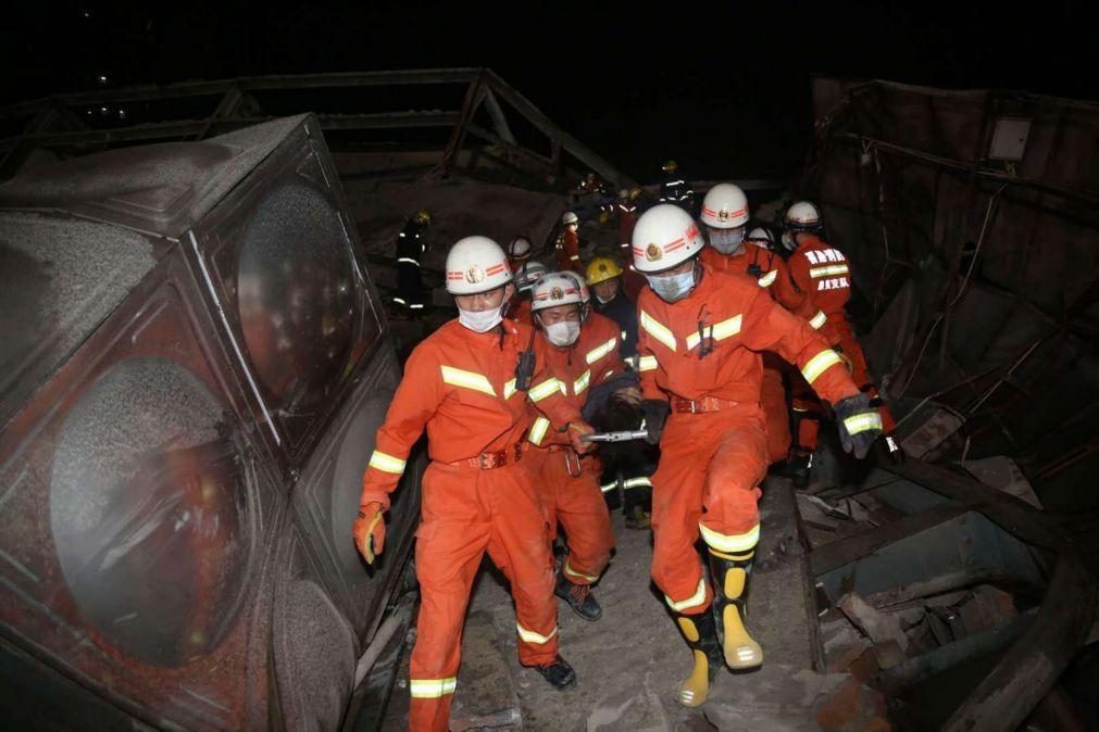 Número de mortos no hotel que ruiu na China sobe para 10