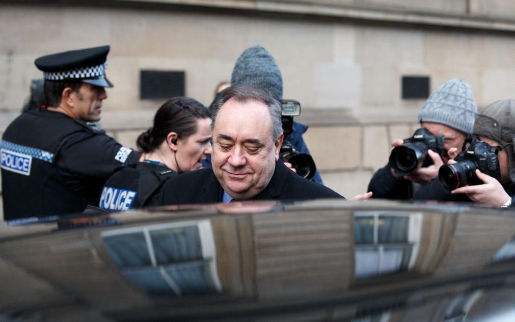 Alex Salmond começa a ser julgado por crimes sexuais