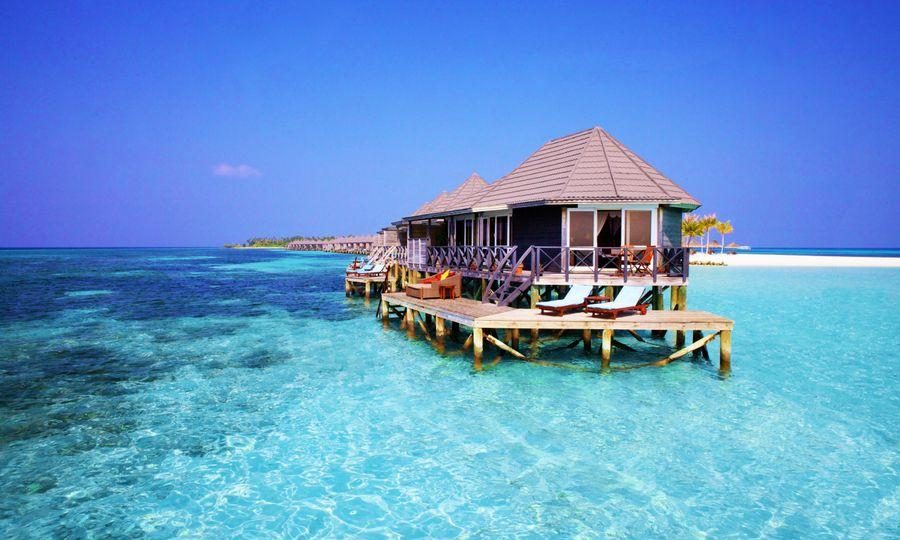 Dezenas de turistas obrigados a ficar de quarentena em resort de luxo nas Maldivas