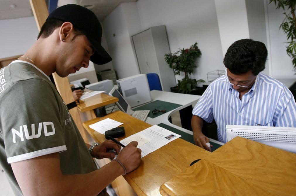 Funcionários públicos podem trabalhar de casa a partir de segunda-feira