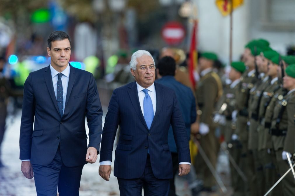 Covid-19: Costa e Sánchez preparam reunião da União Europeia sobre fronteiras
