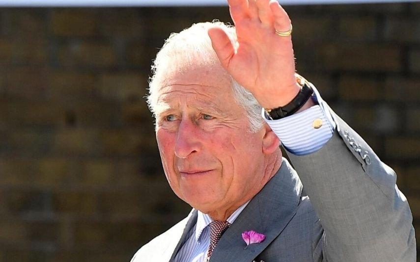 Príncipe Carlos testa positivo para o novo coronavírus