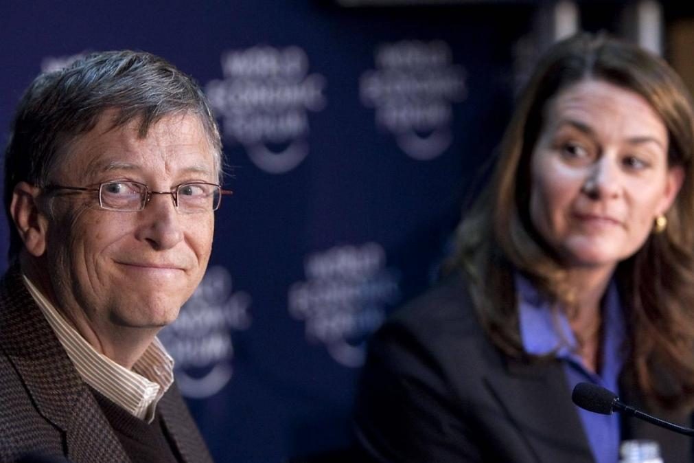 Bill Gates constrói 7 fábricas para acelerar produção de vacinas covid-19