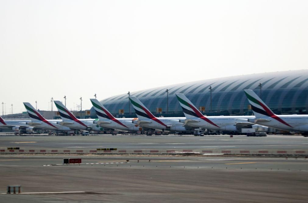 Covid-19: Emirates suspende voos para mais de 100 destinos