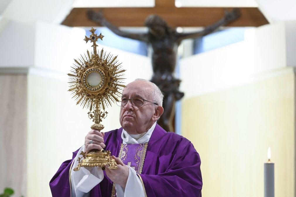 Covid-19: Papa Francisco doou 30 ventiladores a hospitais italianos