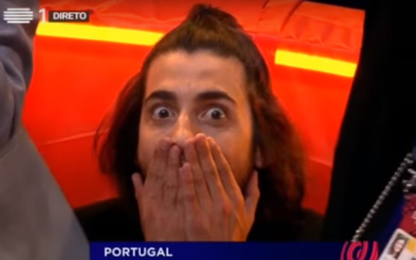 Onde estava Salvador Sobral há 5 anos? A cantar nas ruas de Espanha (vídeo)