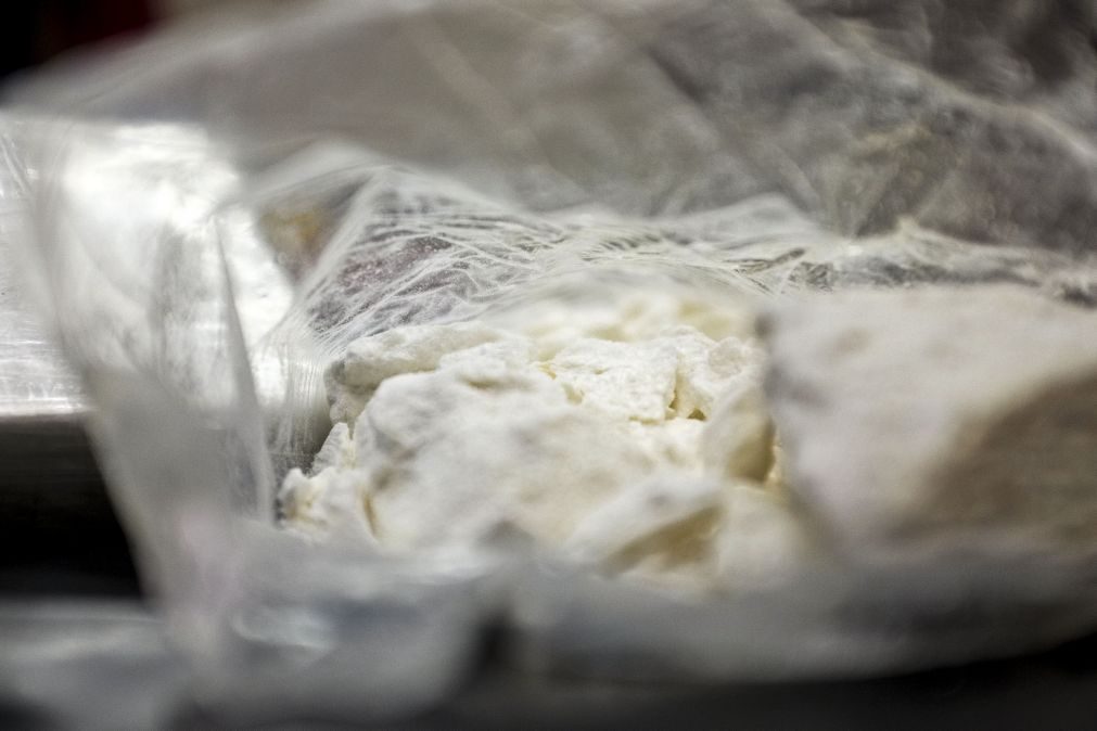 PJ detém duas pessoas na posse de droga para mais de 9 mil doses de cocaína