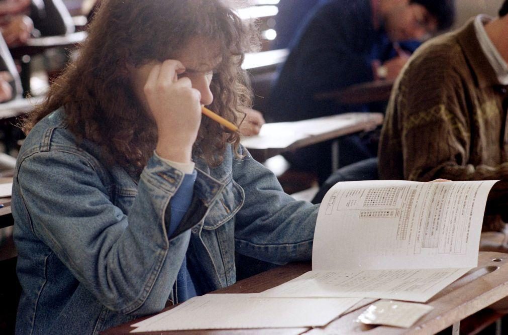Covid-19: Alunos lançam petição pela suspensão dos exames nacionais