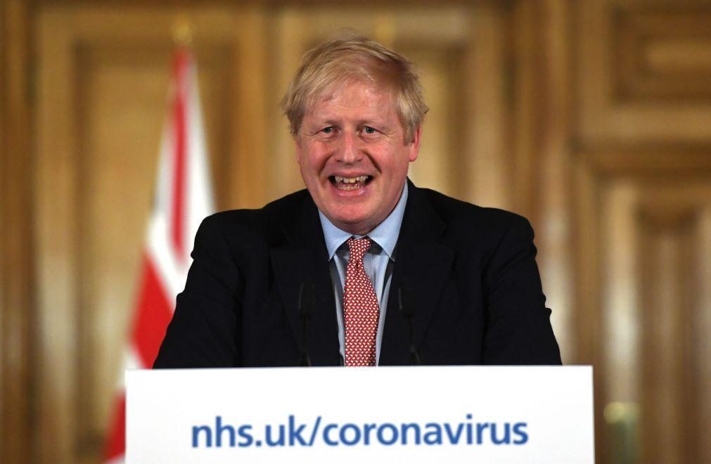 Covid-19: Novo teste ao primeiro-ministro britânico deu negativo