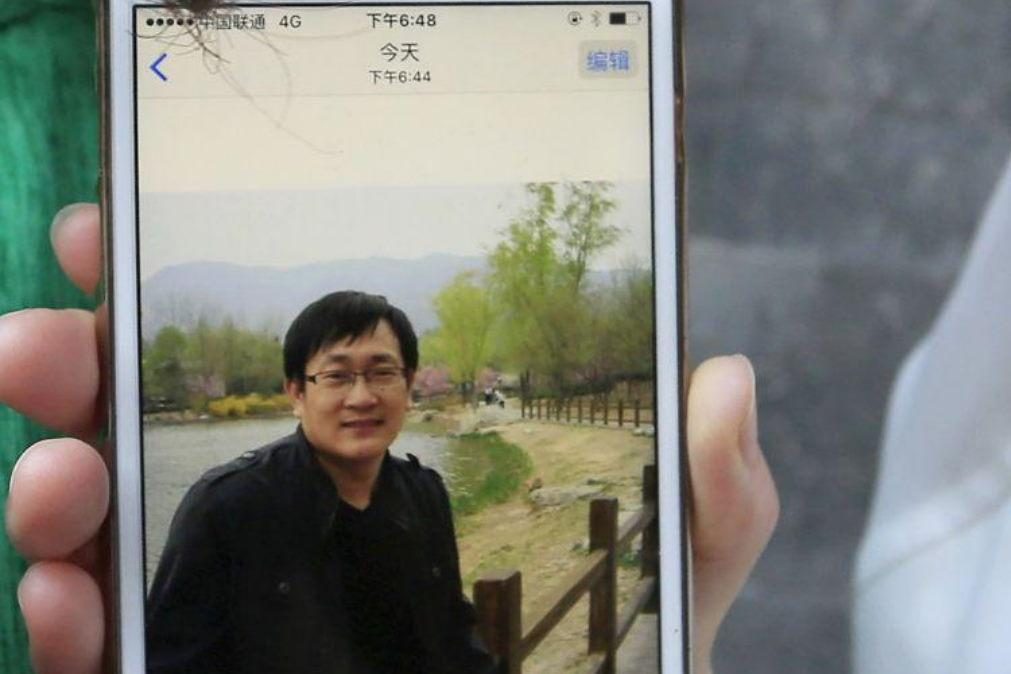 Advogado chinês dos direitos humanos reúne com família após cinco anos preso