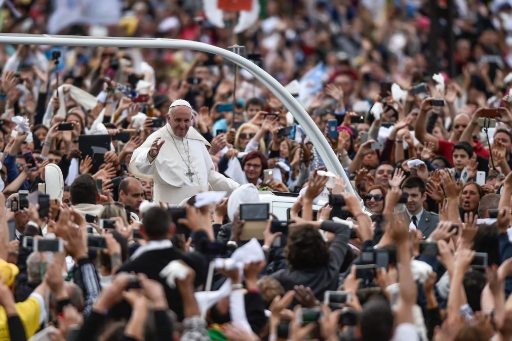 Papa Francisco abandona Santuário de Fátima às 13:17