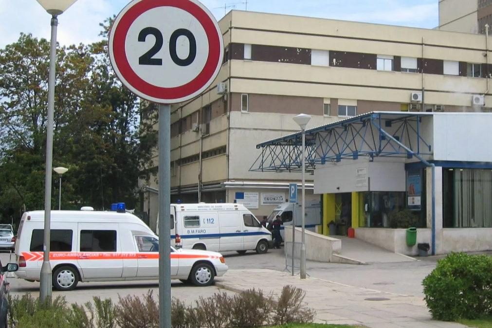 Hospital de Faro engana-se e família vela e enterra corpo errado