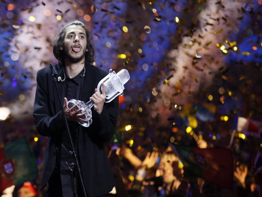 Famosos celebram a vitória de Portugal na Eurovisão e felicitam Salvador Sobral