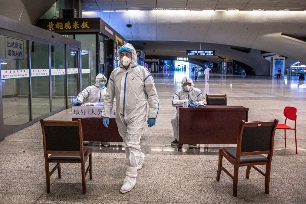 Mulher enterrada na China pelo filho resgatada com vida três dias depois