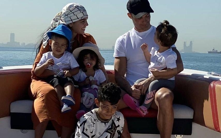 Ronaldo e Georgina Na brincadeira com os filhos como nunca os viu (vídeo)