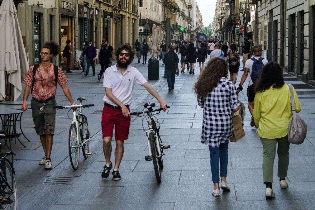 Número diário de mortes em Itália voltou a subir