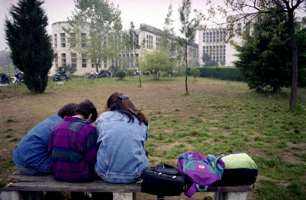 Regresso à normalidade: Psicóloga deixa 5 estratégias para ajudar os jovens