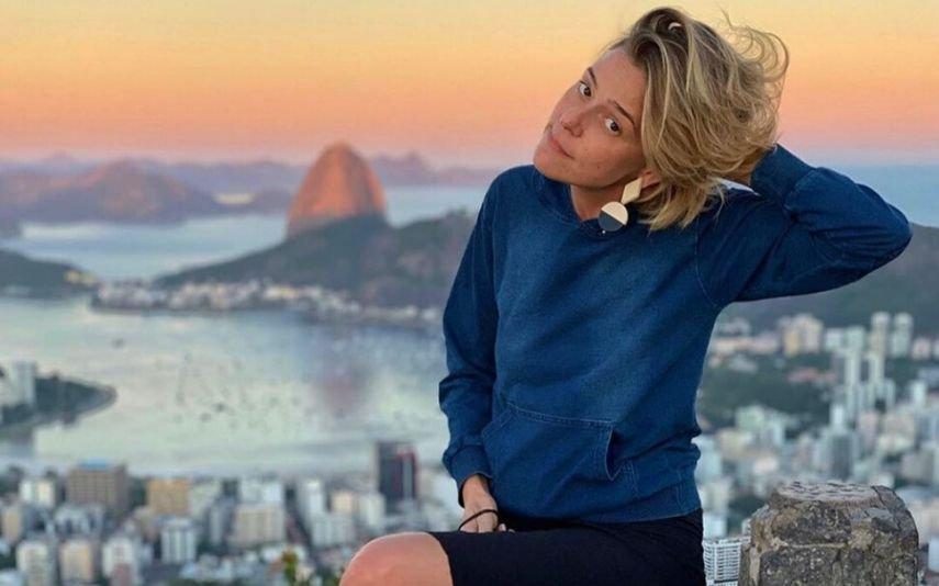 Leonor Poeiras Deixa fãs de queixo caído ao mostrar curvas em biquíni reduzido: «Brasa»