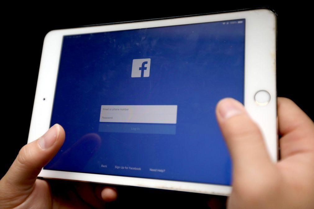 Tribunal obriga avó a retirar fotos dos netos do Facebook