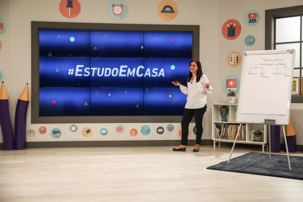 Audiências da RTP Memória estabilizam após sucesso inicial das aulas na TV