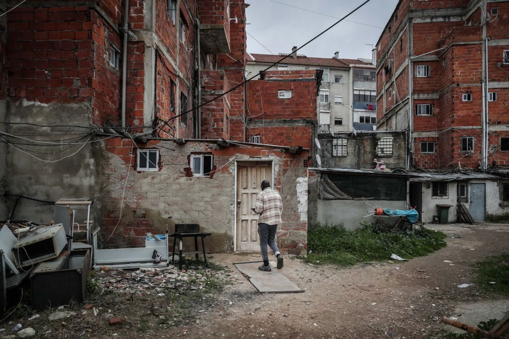 Cafés no bairro da Jamaica vão ser fechados pelas autoridades