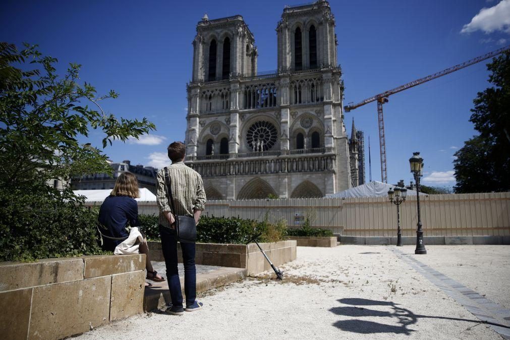 Última fase da desmontagem de andaime em Notre-Dame começa hoje