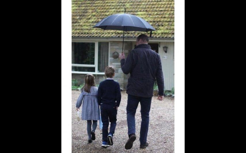 Príncipe William Kate Middleton fotografa momento amoroso entre pai e filhos