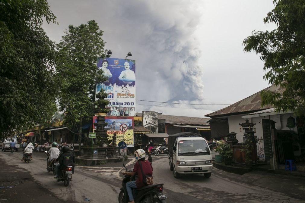 Turista resgatado 6 dias após ter caído num poço em Bali
