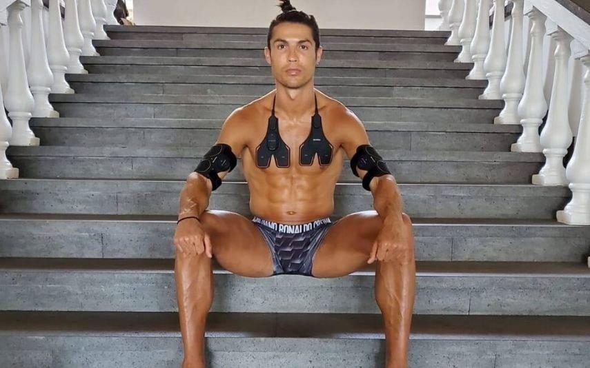 Cristiano Ronaldo corta carrapito e mostra novo look