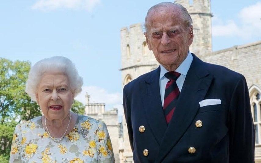 Duque De Edimburgo Príncipe Philip faz 99 anos e já há fotos oficiais com a Rainha Isabel II
