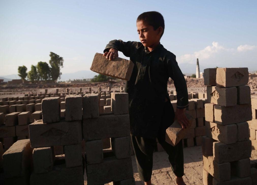 Milhões de crianças podem ser empurradas para o trabalho infantil