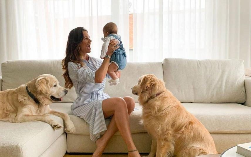 Cláudia Vieira Vídeo de Caetana com cadela derrete fãs. Eis os benefícios de crescer com cães