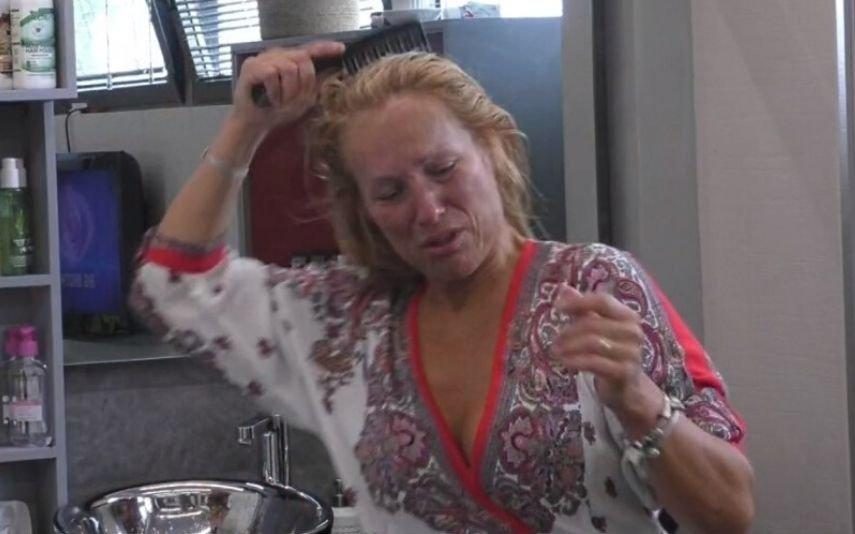 Big Brother 2020 Teresa chora e ameaça desistir...tudo por causa de roupa