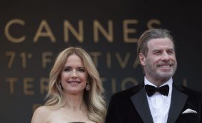 John Travolta e a promessa de não se envolver com mais ninguém após morte da mulher