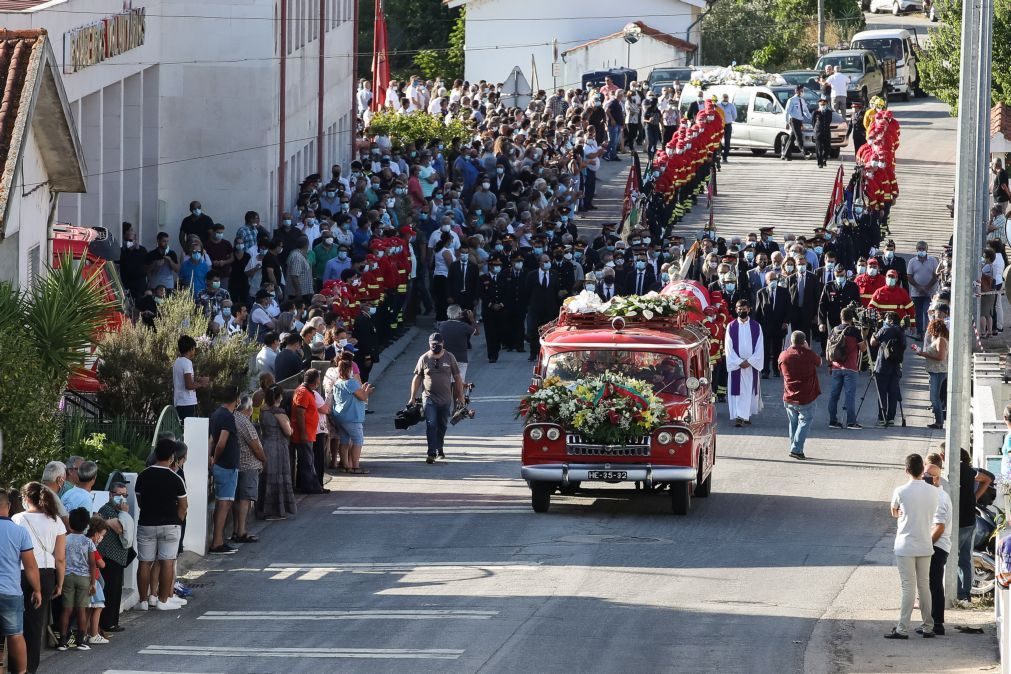 Centenas de pessoas no funeral do bombeiro de Miranda do Corvo que morreu no sábado
