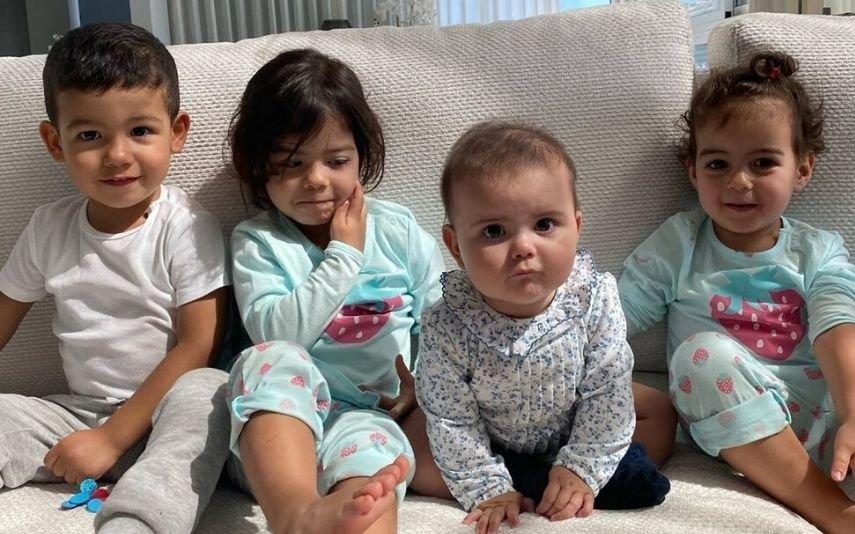Katia Aveiro A imagem irresistível da pequena Valentina com os filhos mais novos de CR7