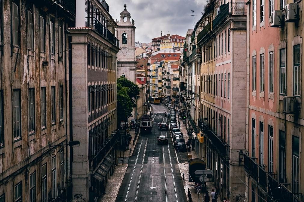 Renda da casa cai a pique em Lisboa mas mantém-se igual no Porto