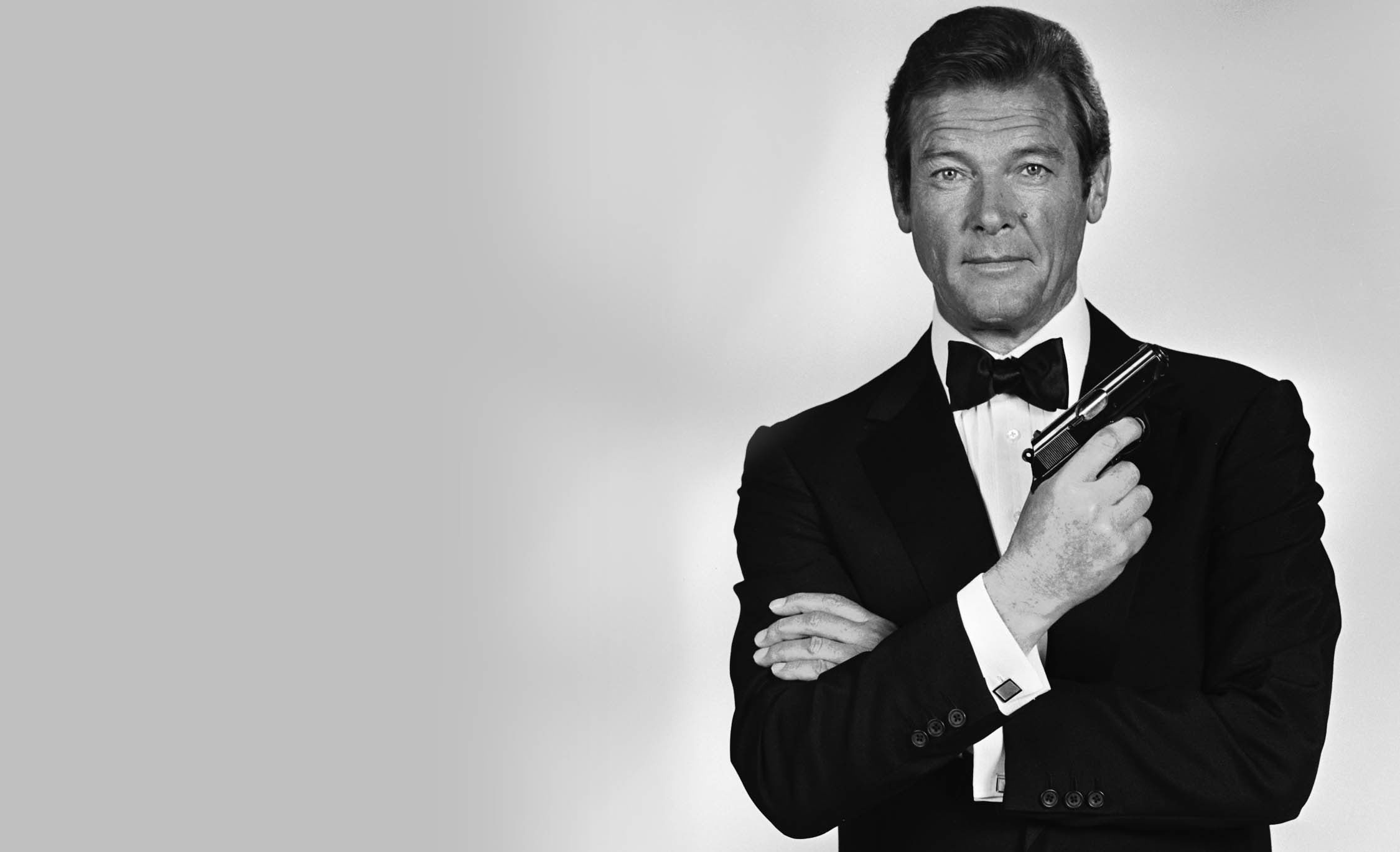 Morreu Sir Roger Moore, o eterno James Bond