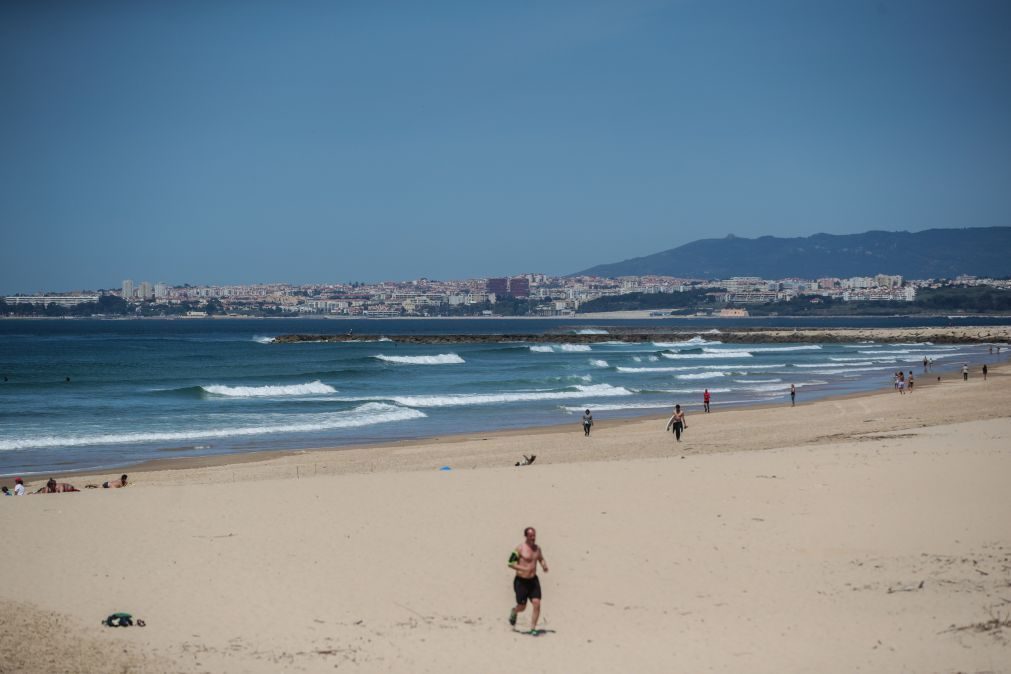 Jovem de 19 anos morre na praia do Dragão Vermelho na Costa de Caparica