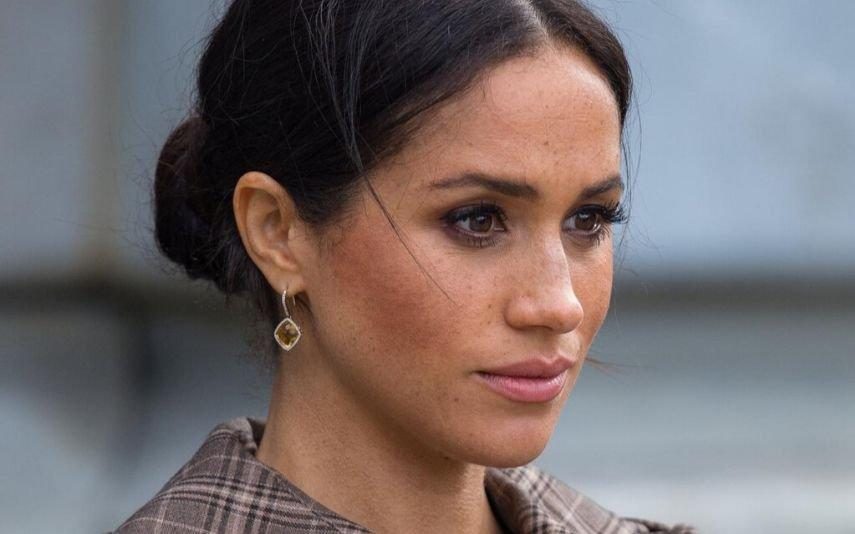 Meghan Markle Toda a história por detrás do colar que a «afastou» da Casa Real