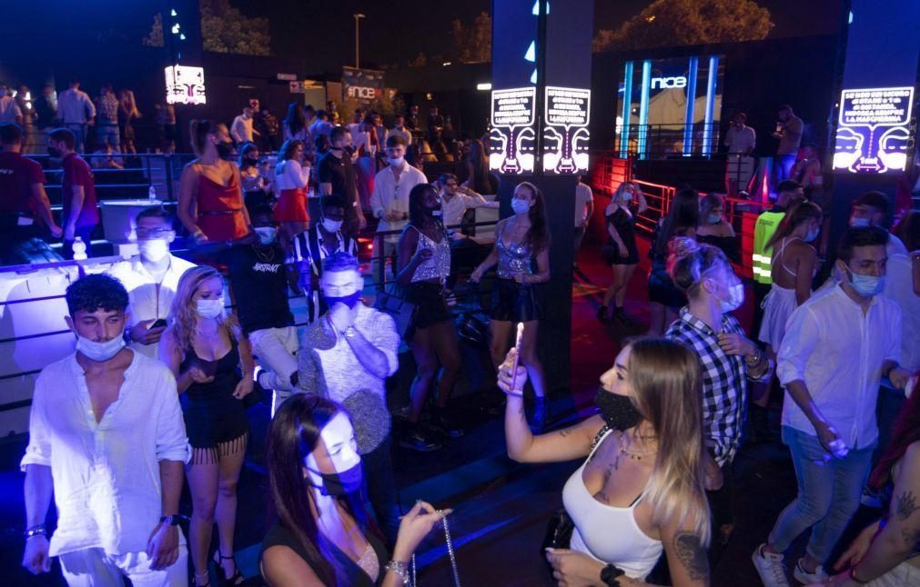 Covid-19: Itália fecha discotecas e obriga uso de máscara em lugares públicos à noite