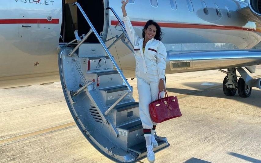 Georgina Rodriguez A caminho do Festival de Veneza com look milionário de 168 mil euros