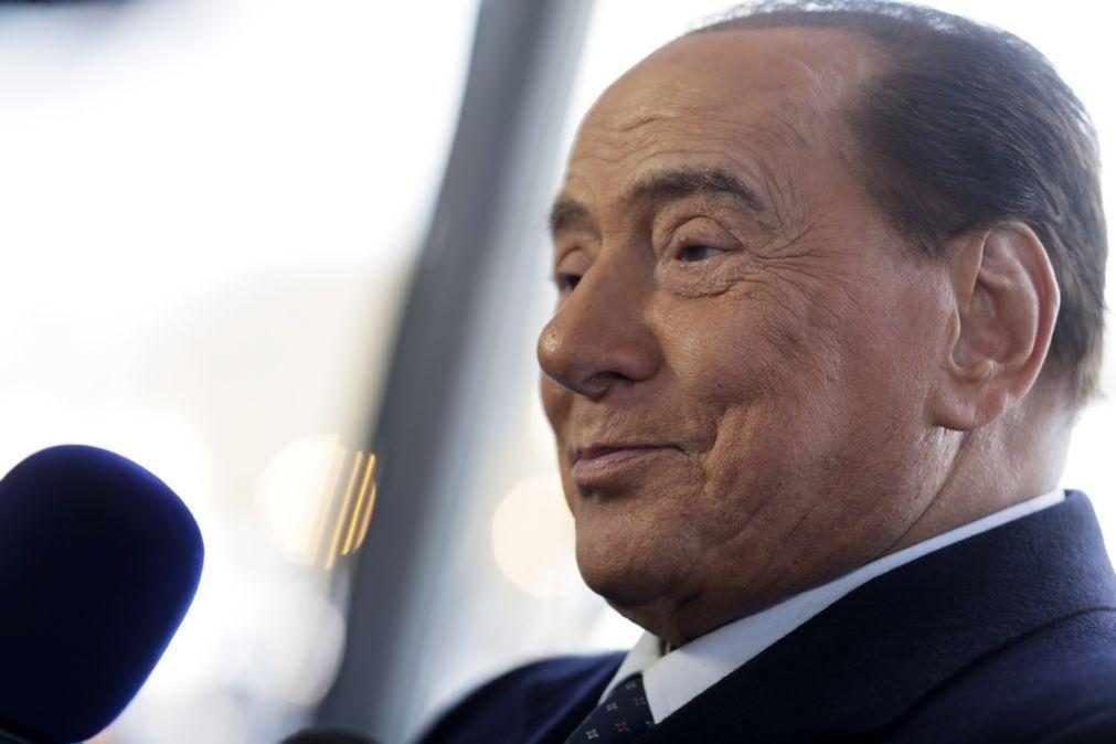 Silvio Berlusconi hospitalizado com problemas cardíacos